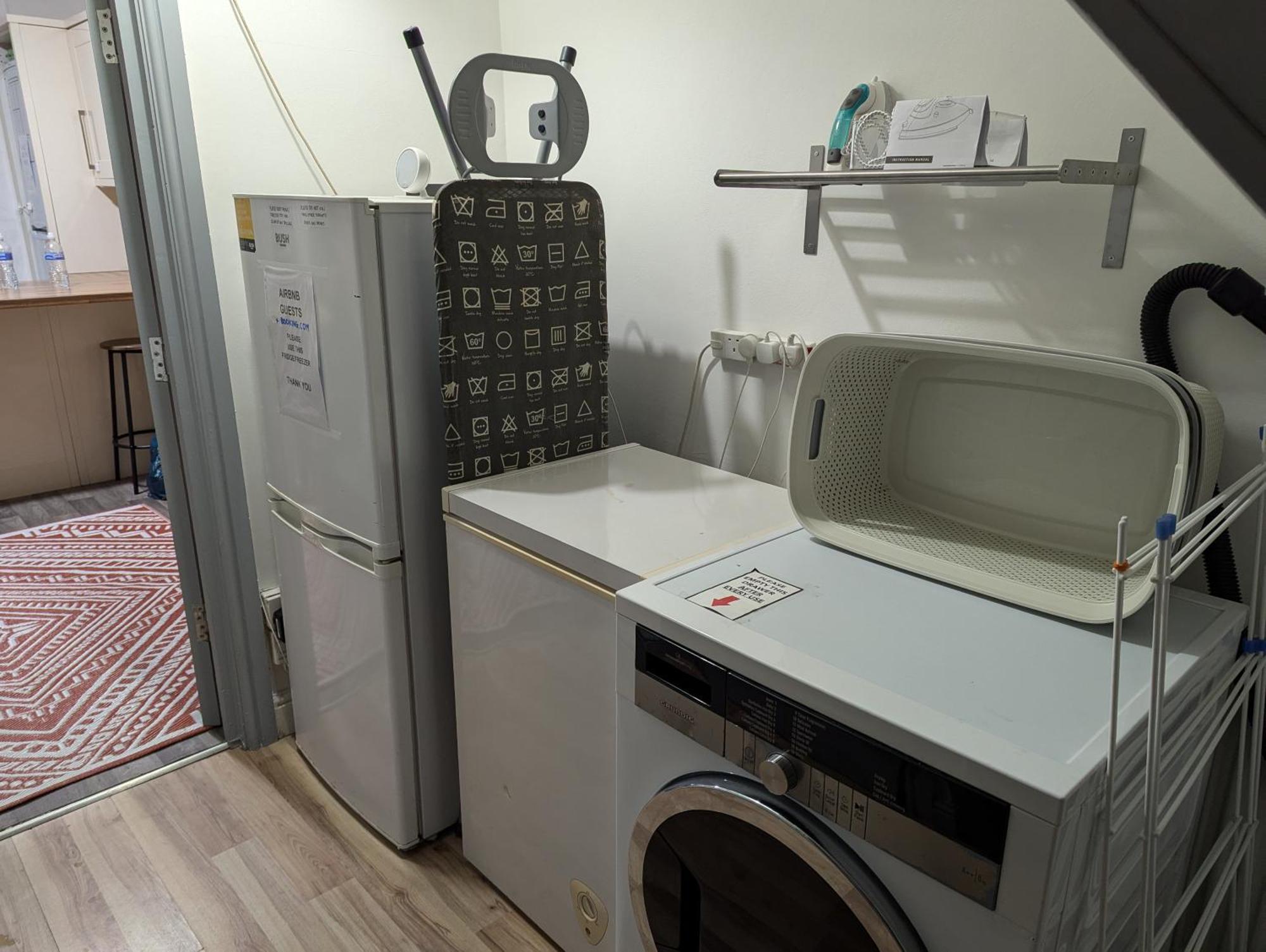 R3 - Cozy Small Double - City & Beach Access, Wifi, Free Parking - Self Catering Swansea Ngoại thất bức ảnh